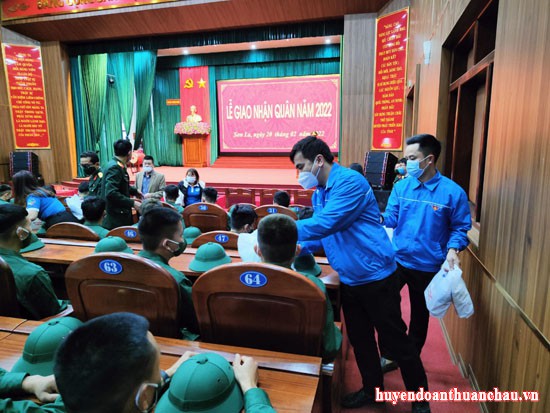 Lễ giao nhận quân 2022 huyện Thuận Châu 
