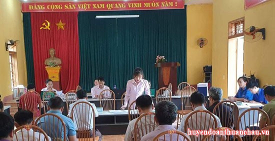 Kiểm tra công tác ủy thác cho vay vốn của Đoàn thanh niên thông qua Ngân hàng Chính sách xã hội huyện của Huyện đoàn huyện Thuận Châu 