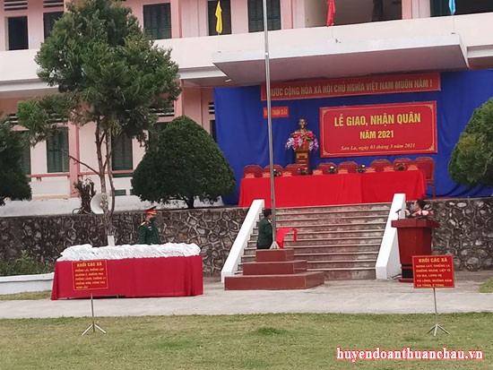 Lễ giao, nhận quân năm 2021 huyện Thuận Châu
