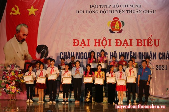 Huyện đoàn Thuận Châu tổ chức thành công Đại hội cháu ngoan Bác Hồ lần thứ XVI, nhiệm kỳ 2018 – 2021